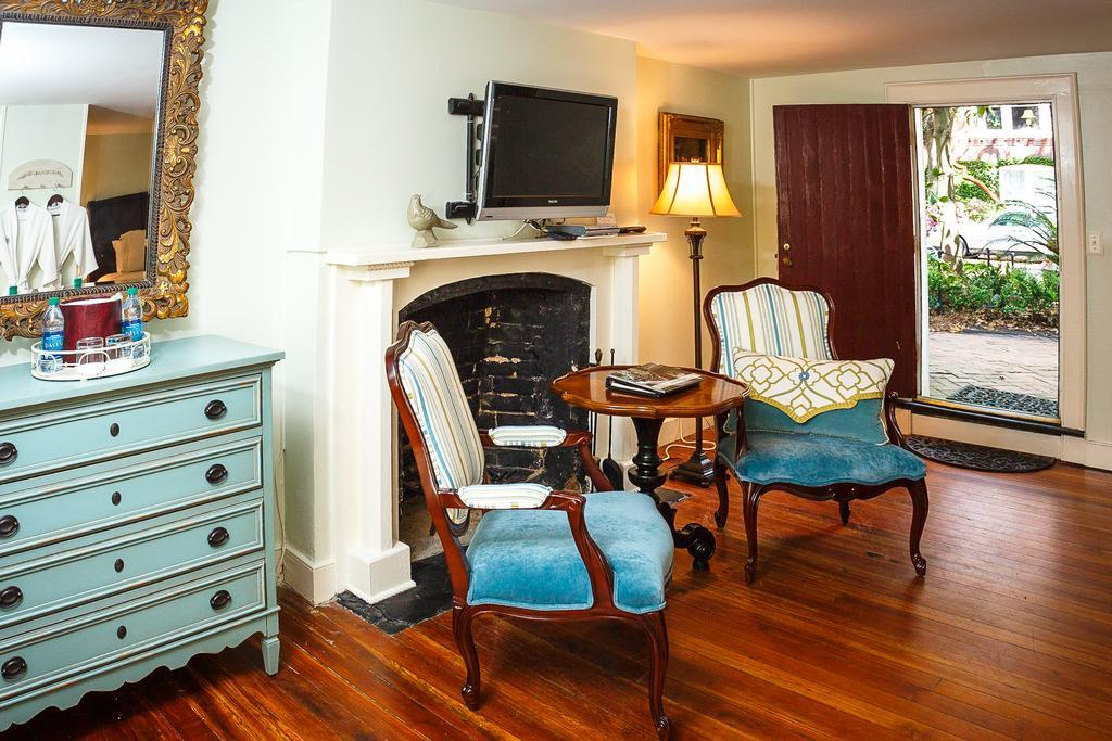 Chatham Room - Lower Level King