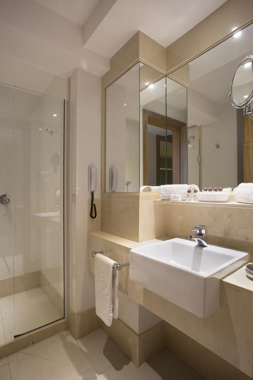 Standard Quintuple Room
