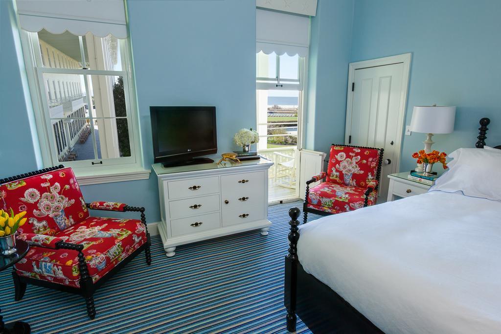 One King Bed with Balcony | Ocean Side