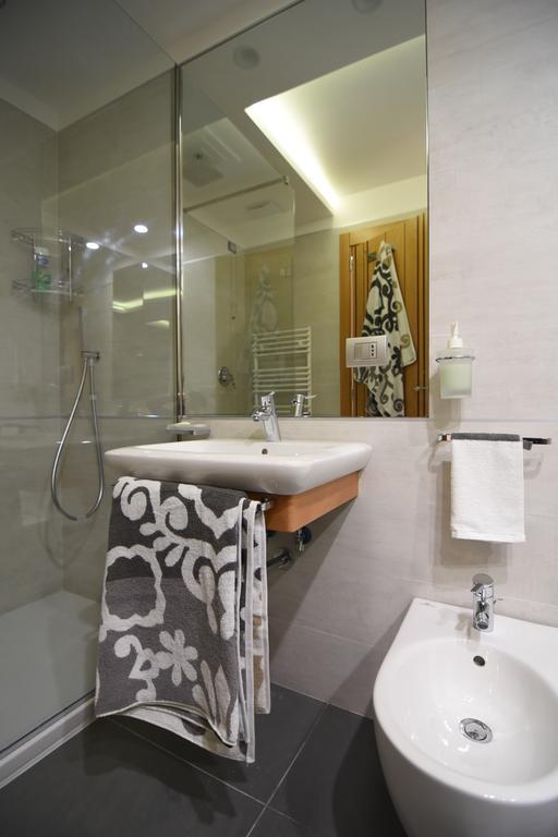 Superior Quadruple Room with Private Bathroom