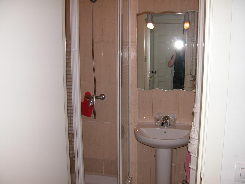 Economy Single Room
