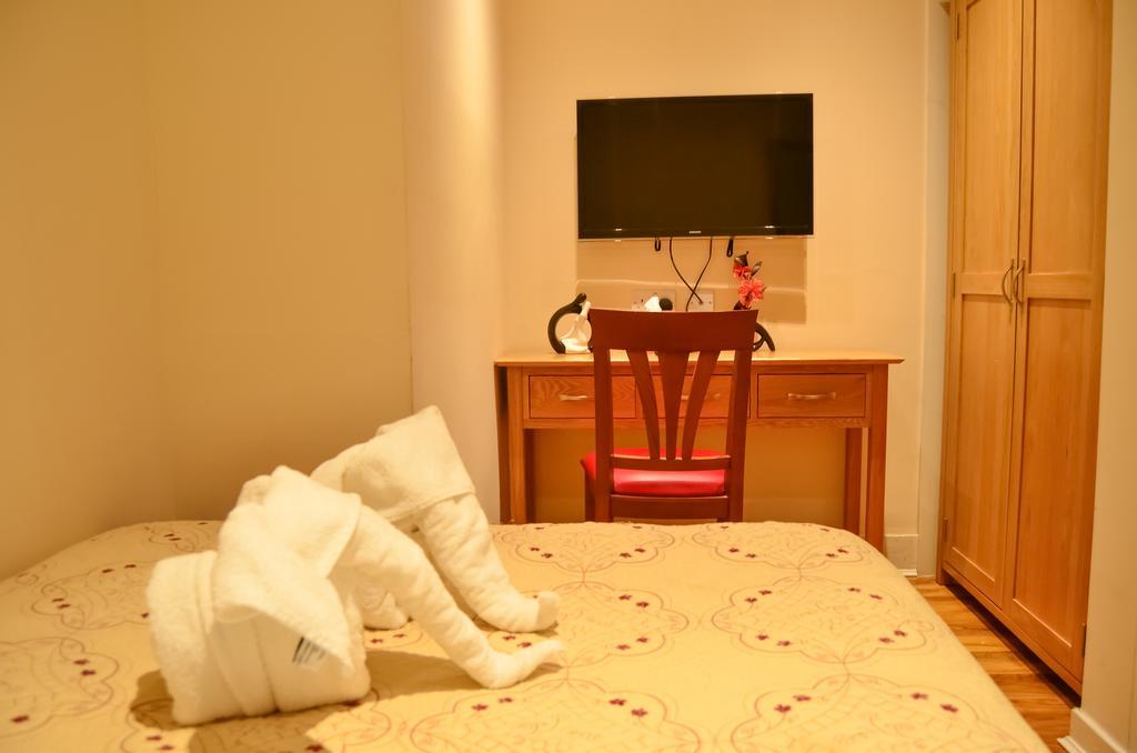 Studio (2 Adults)