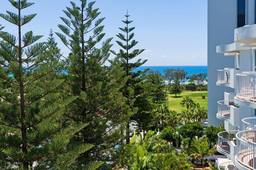 One-Bedroom Apartment with Sea View
