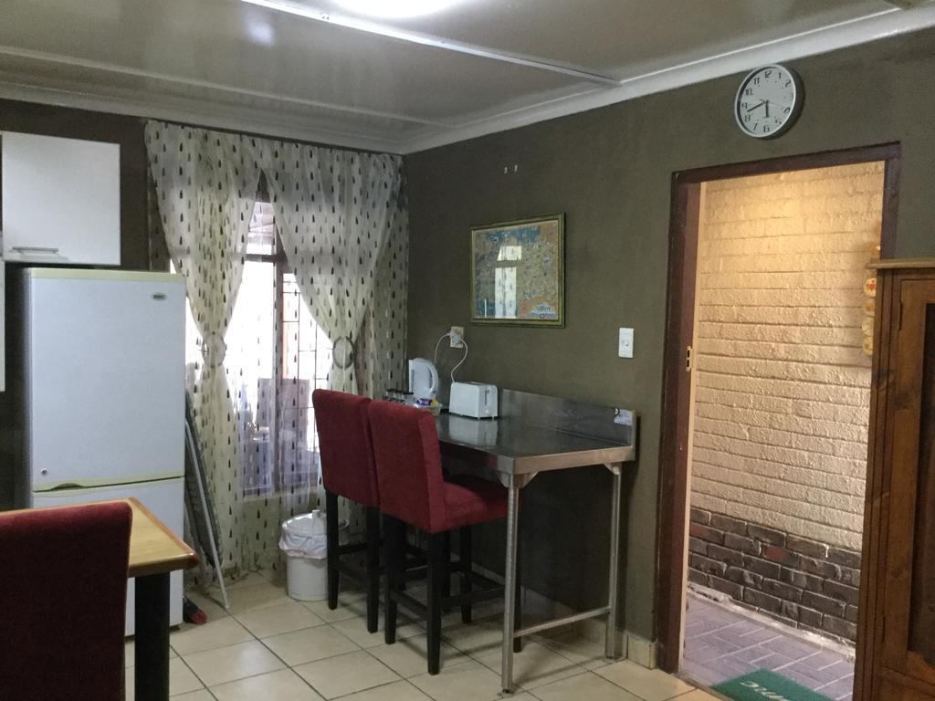 Deluxe Queen Studio
