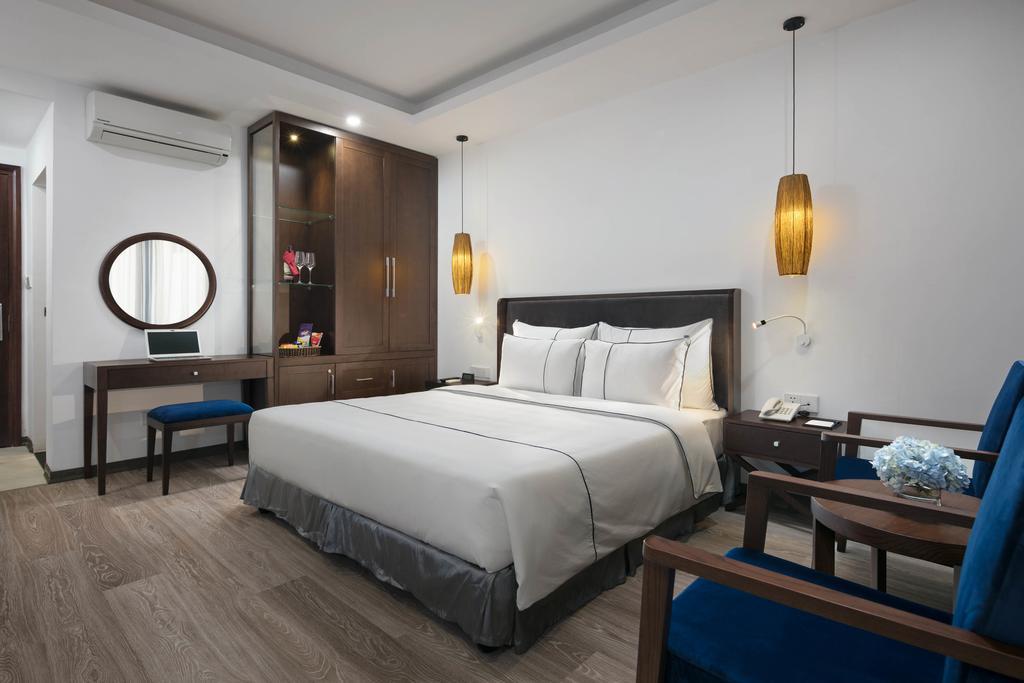 Premier Double or Twin Room with City View