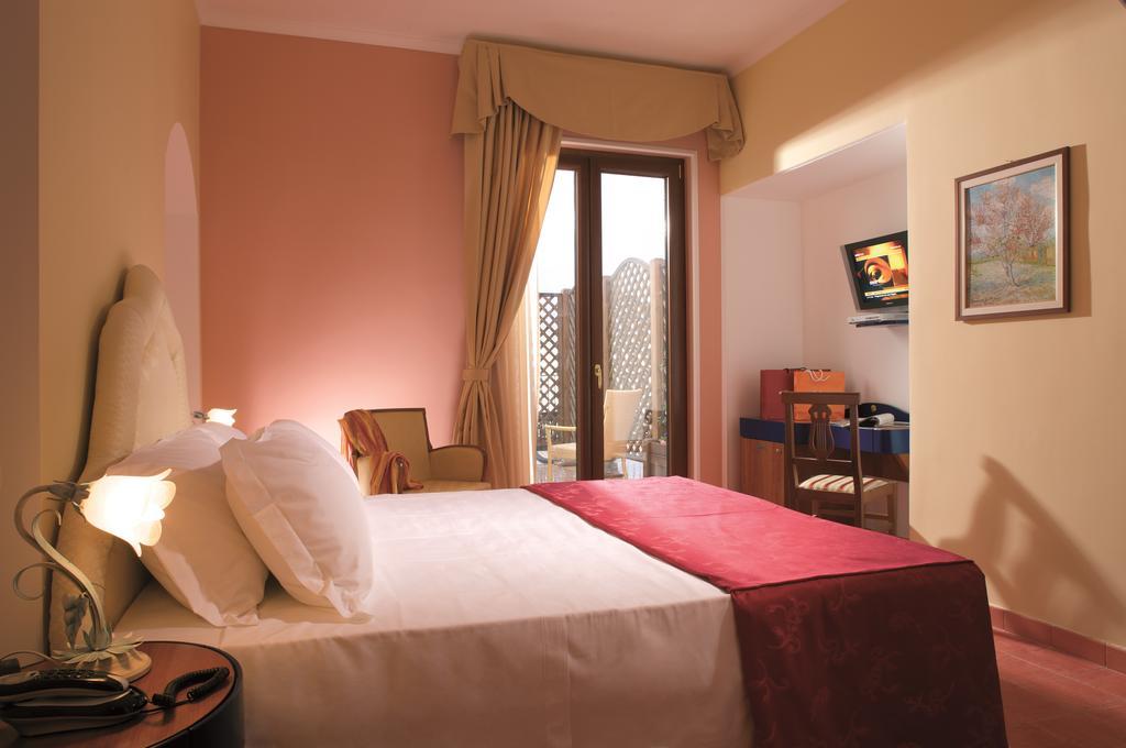 Triple Room with Sea View