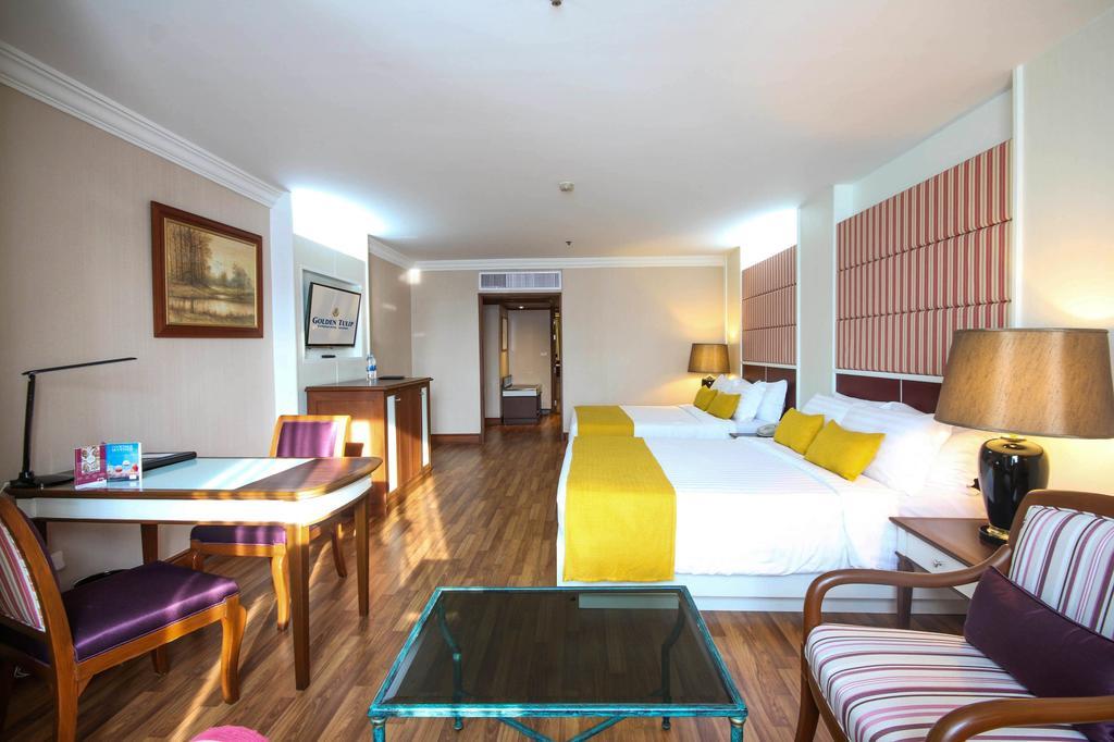 Junior Suite 2 Single Beds, 65 Sqm, Sofa Living Area, Free Wifi, Executive Lounge,  Tv Desk