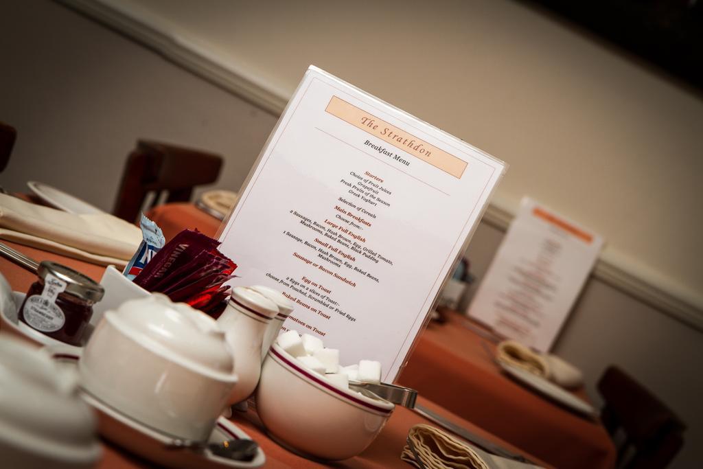 Kingsize Family Room (2 Adults + 1 Child),710207608:JPEG