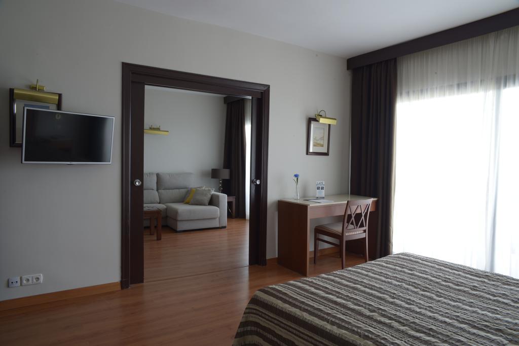 Junior Suite (2 Adults + 2 Children)