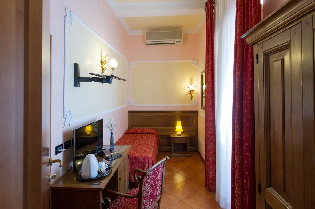 Small Single Room