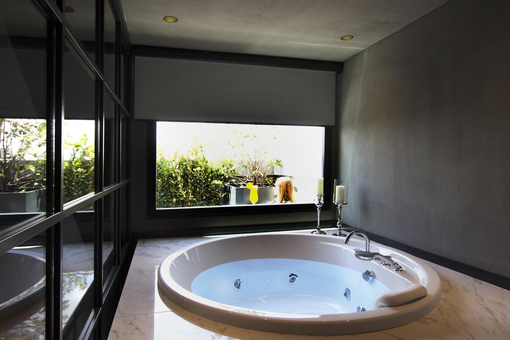 Jacuzzi Suite