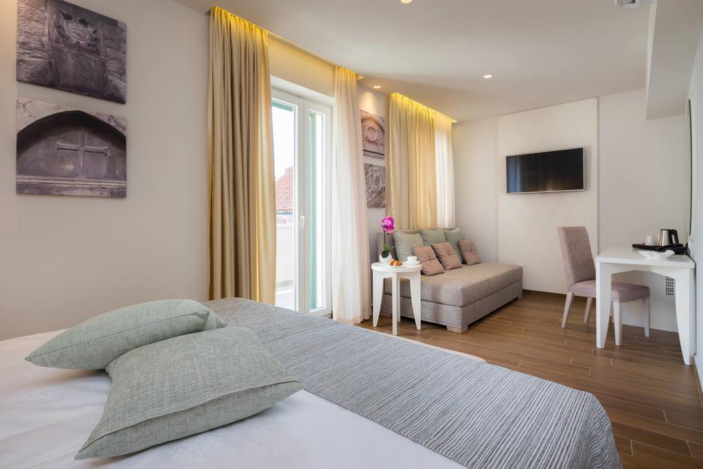 Superior Double or Twin Room with Terrace