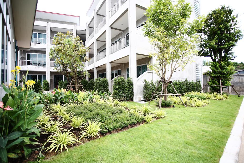 Room with Garden View