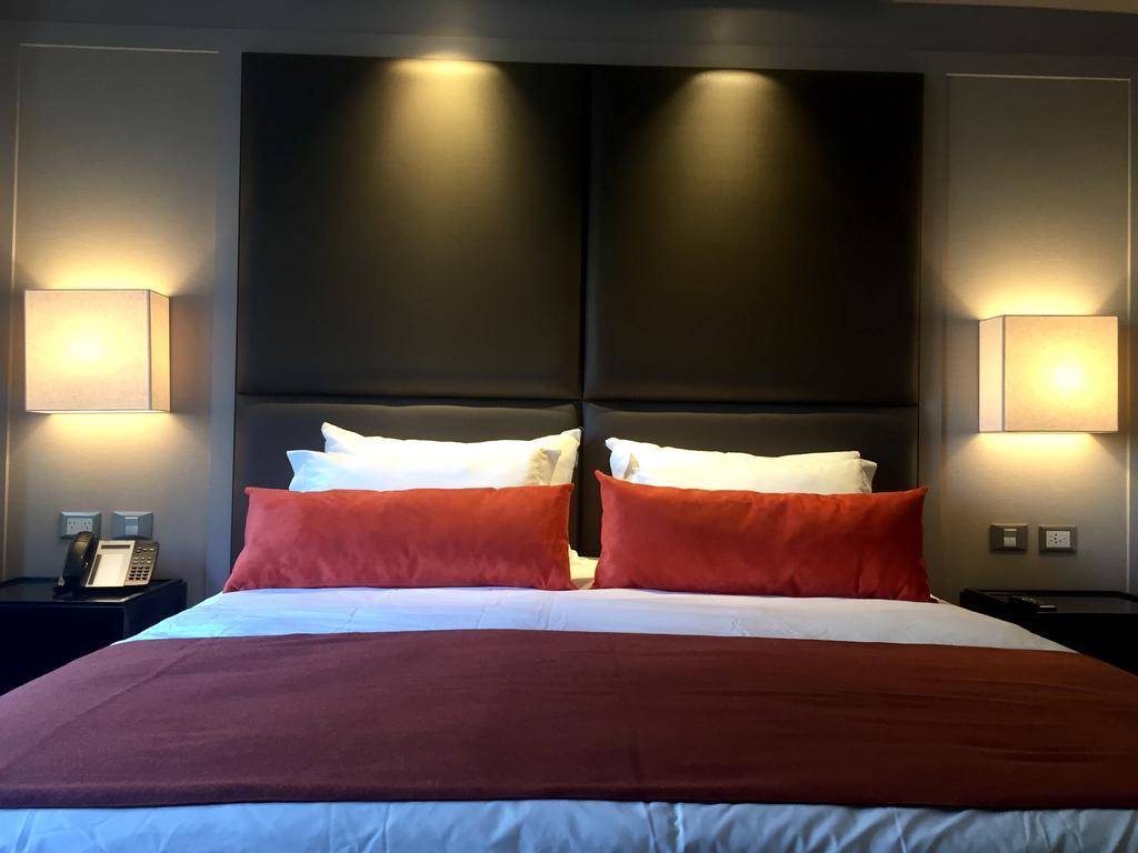 Executive Queen Room