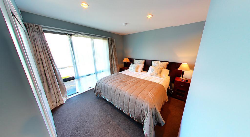 Deluxe Two-Bedroom Apartment