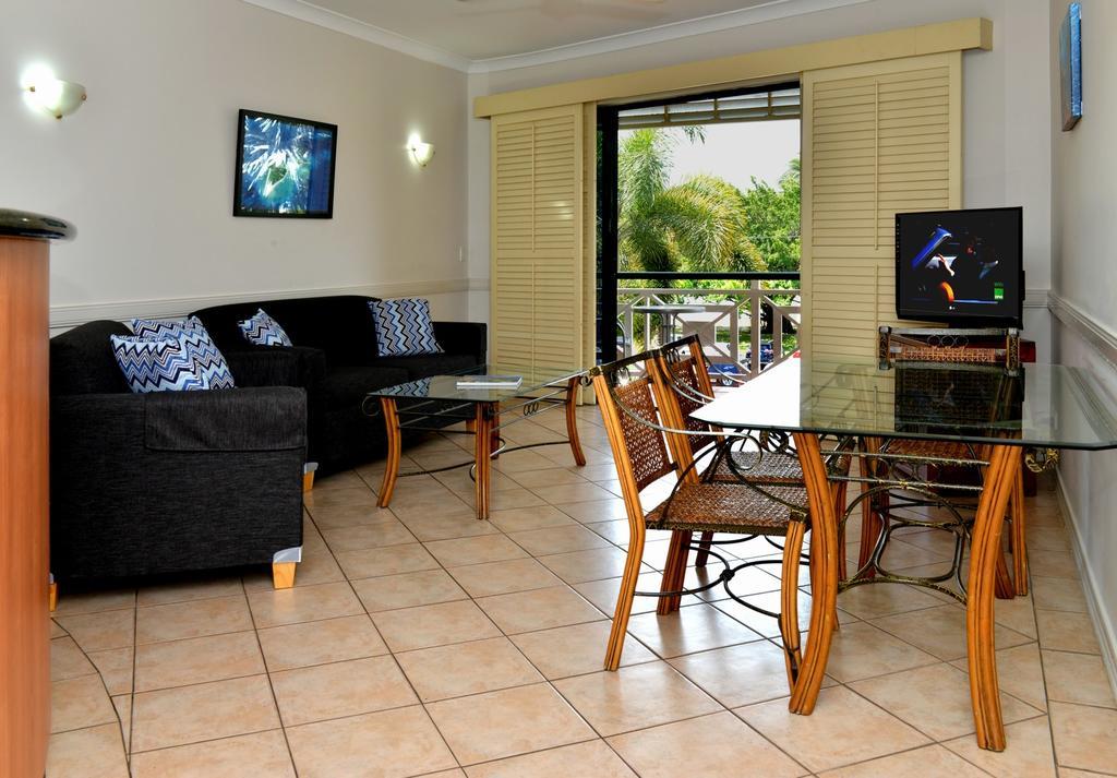Two-Bedroom Apartment with Balcony and Sea View