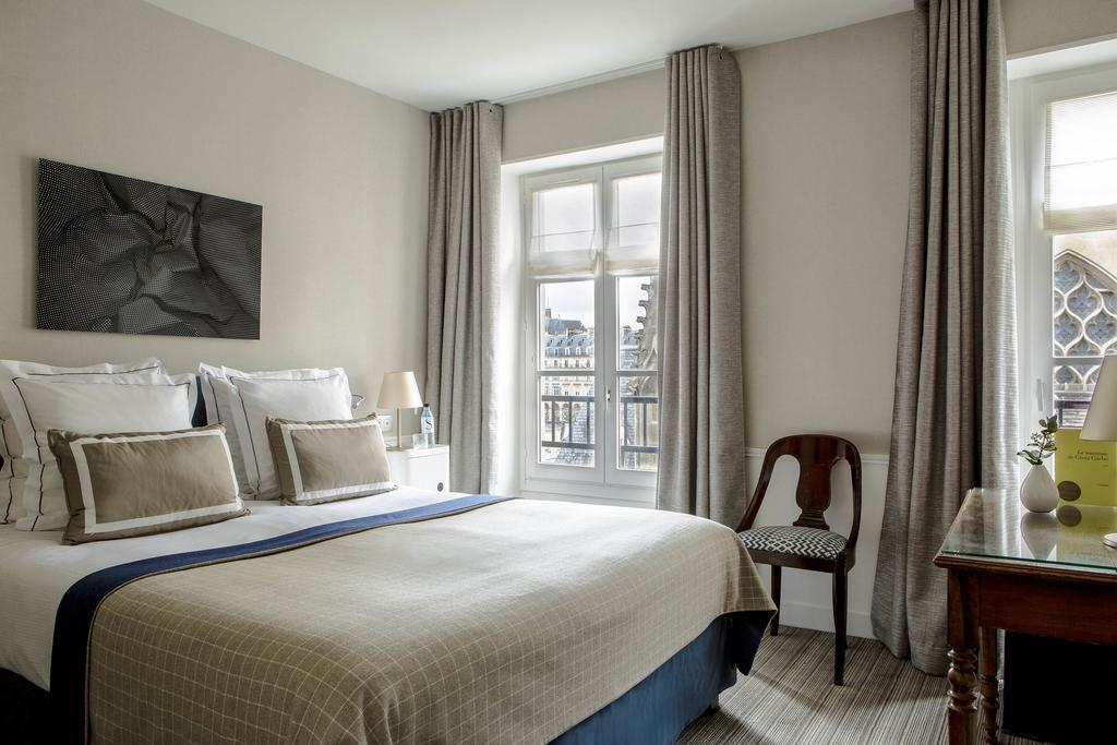 Superior Double or Twin Room with Louvre View