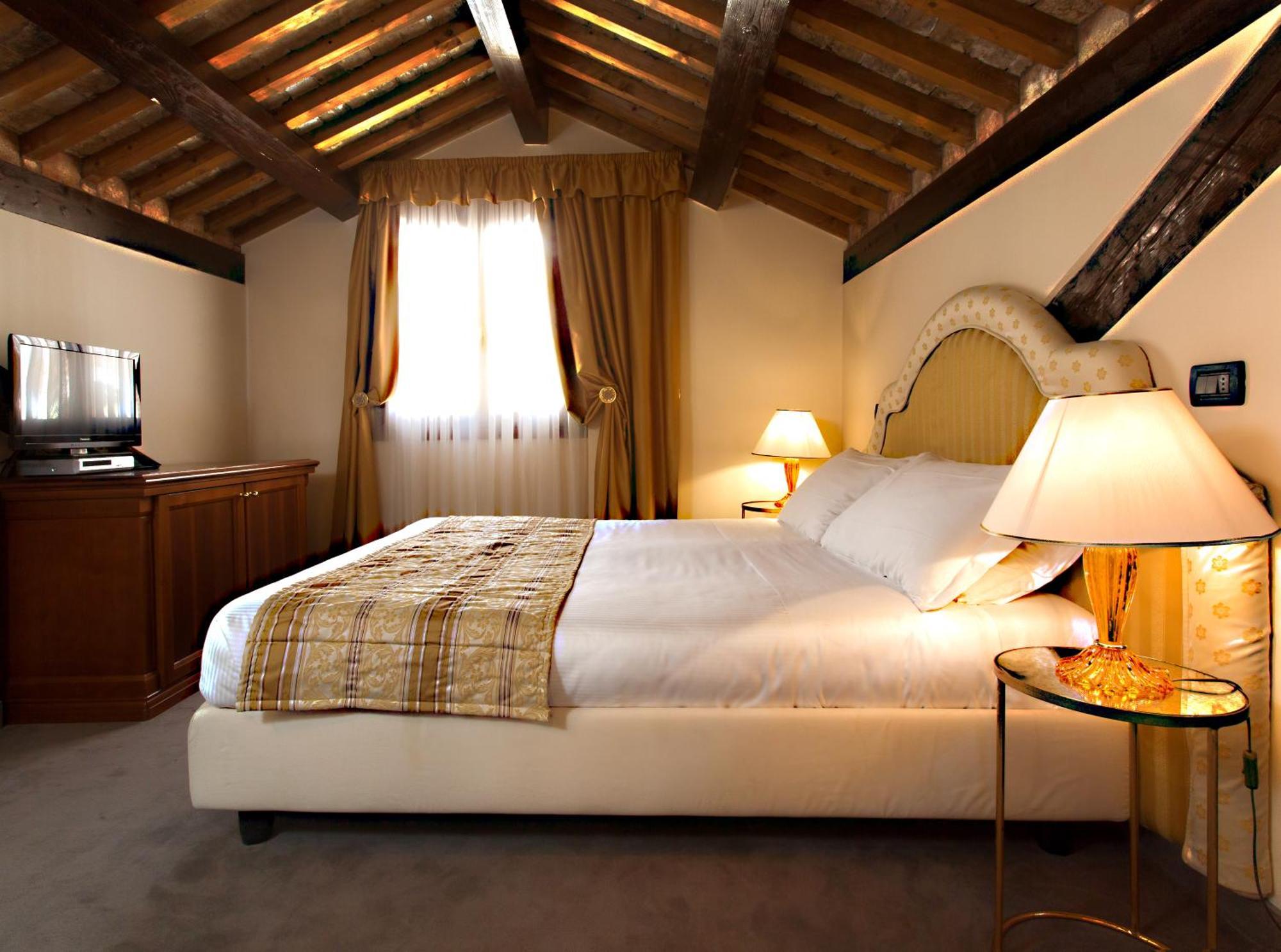 Junior Suite with Terrace,705768325:JPEG