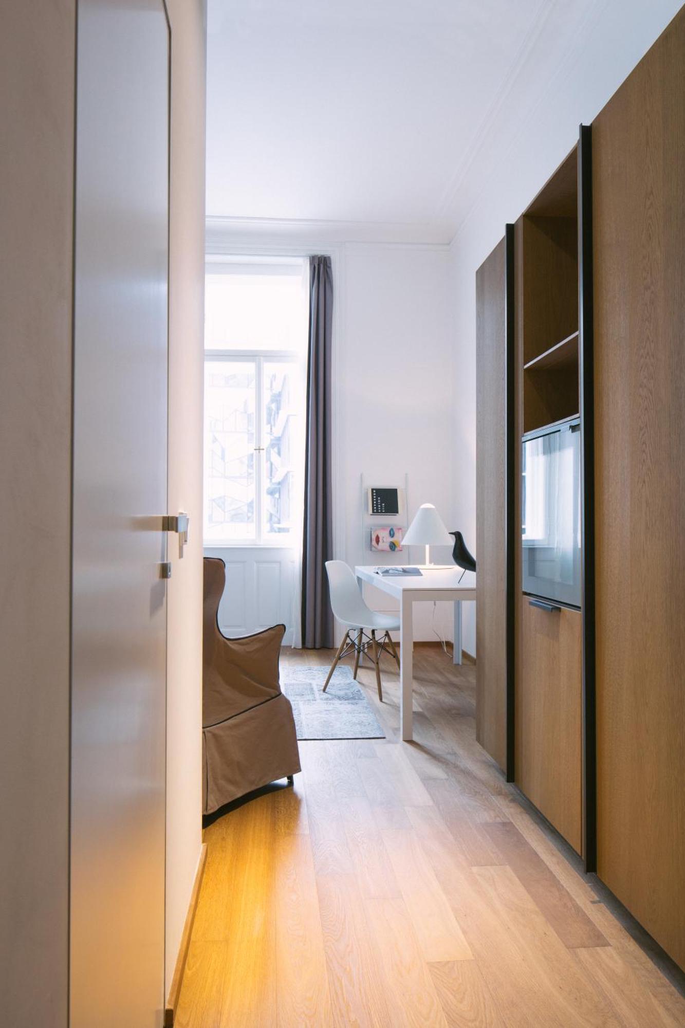 Superior Double or Twin Room with Square View