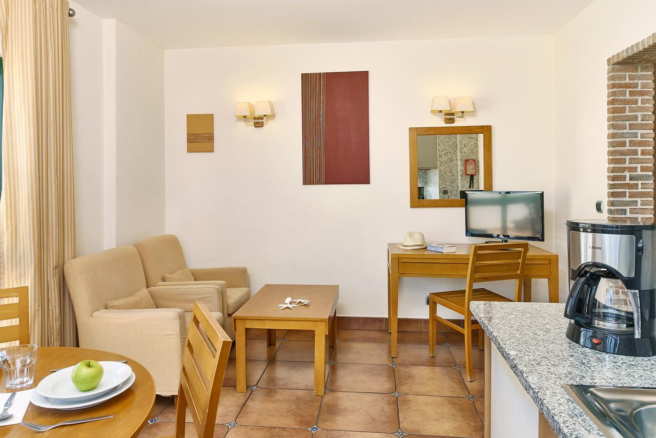 Superior One-Bedroom Apartment
