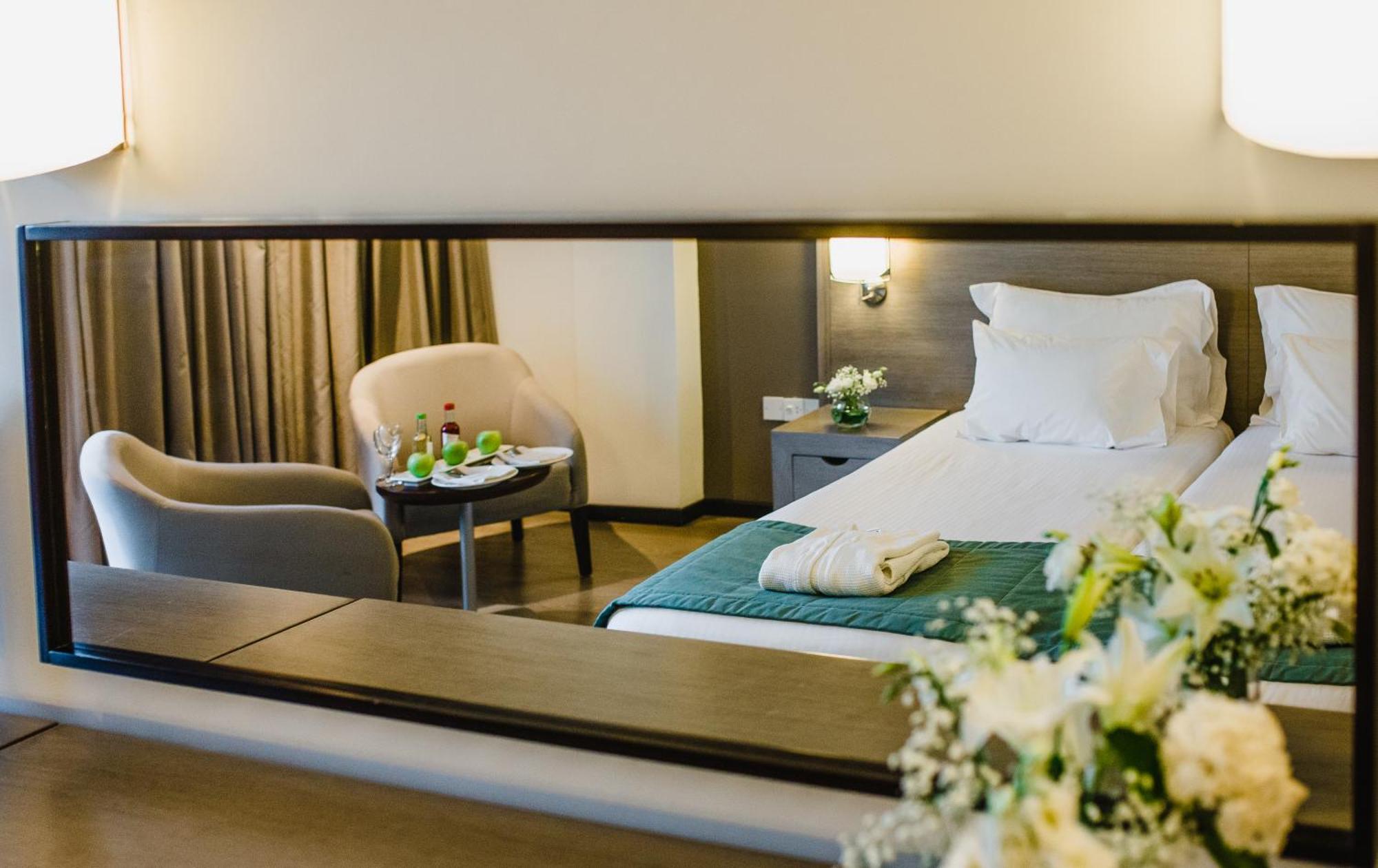 Deluxe Room with Inland View