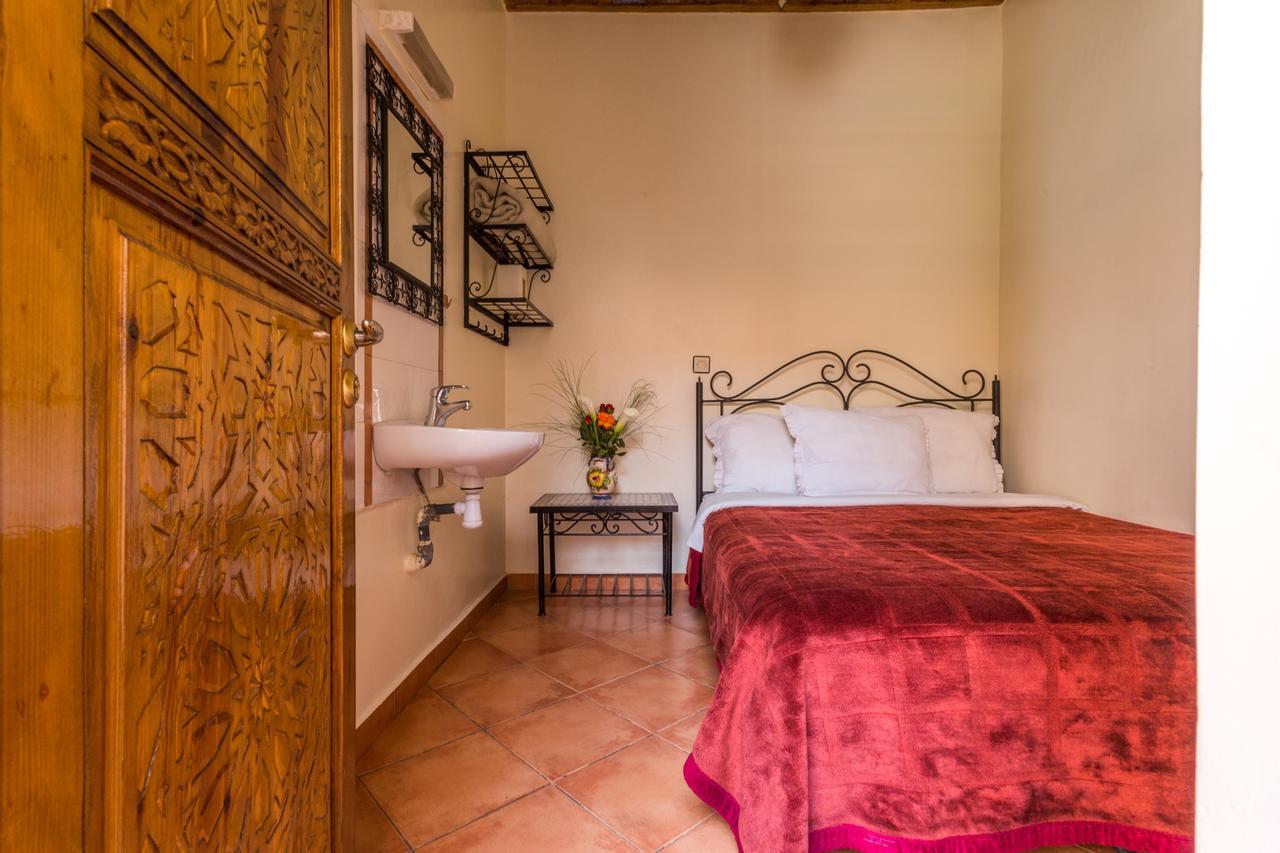 Standard Double Room with Shared Bathroom,525975060:JPEG