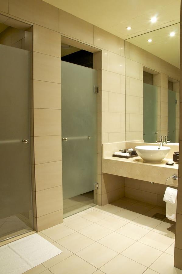 Premium King Suite - Non-Smoking