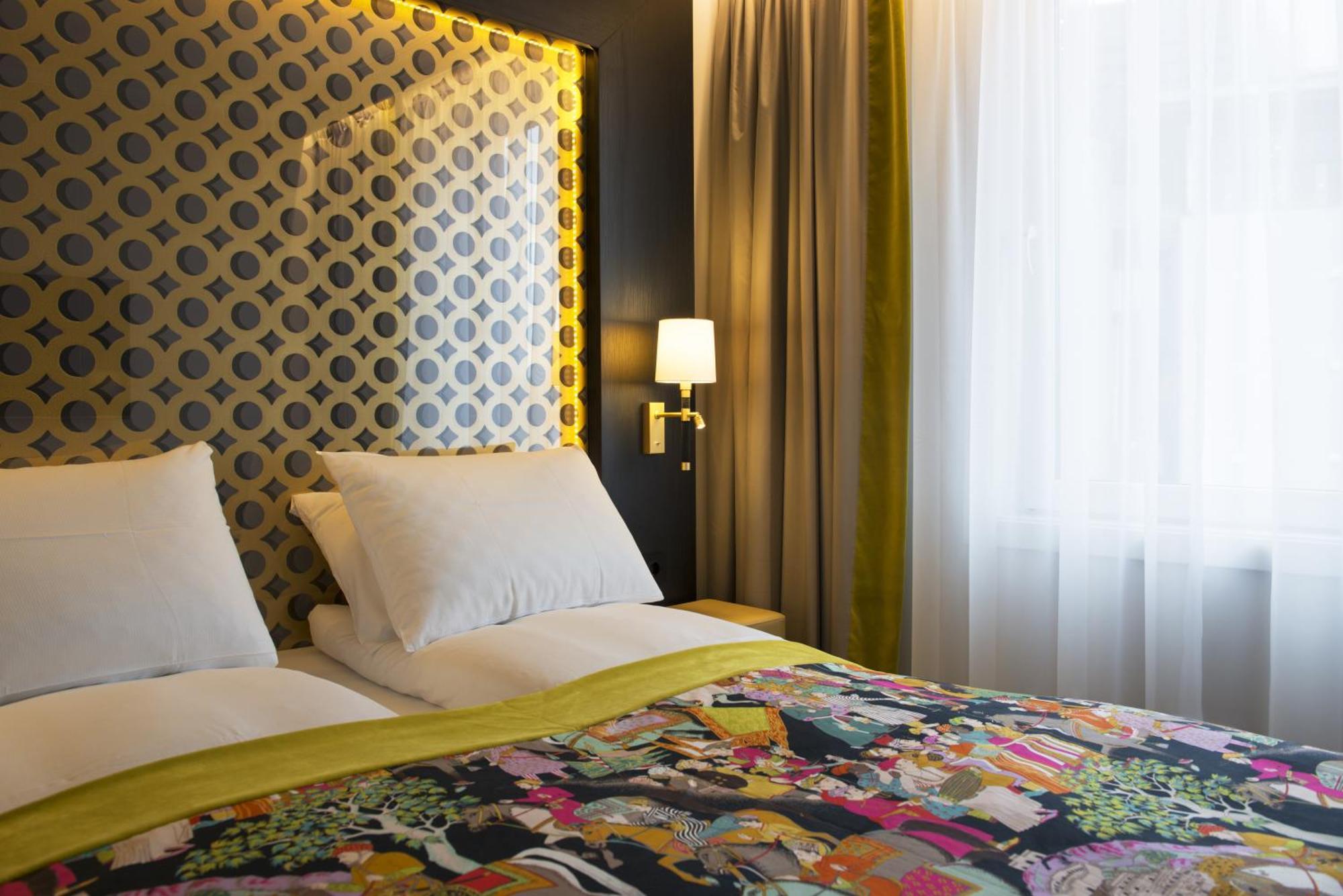 Business Double Room,1591231563:JPEG