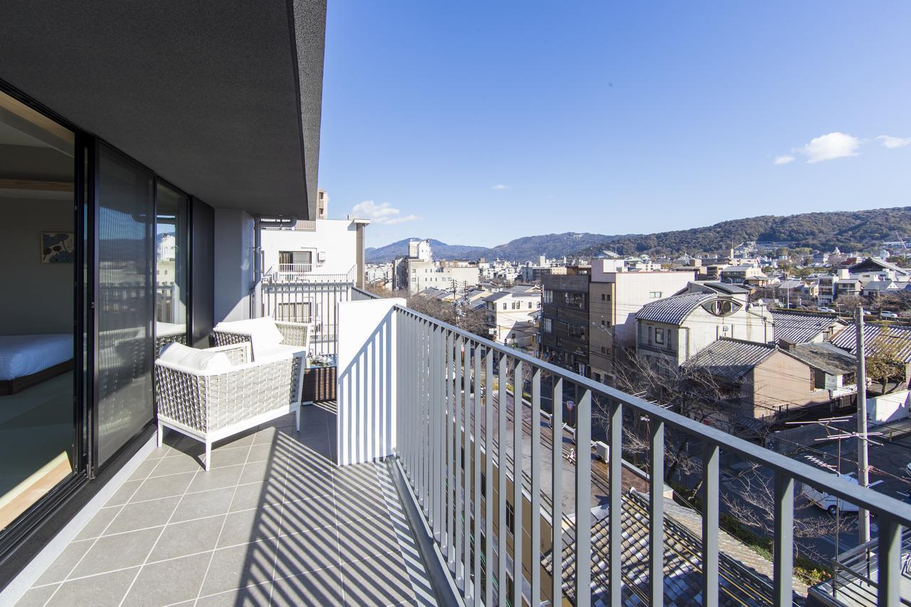 Suite with Mountain View