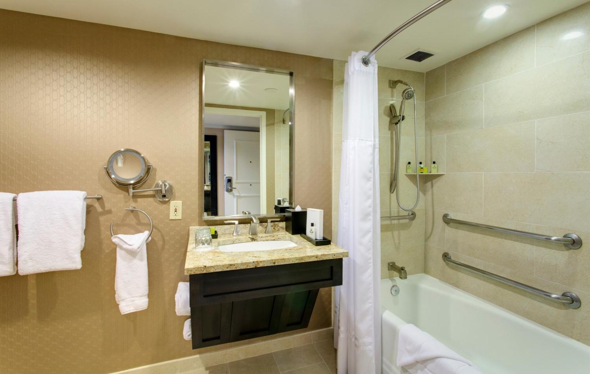 Classic Queen Room with Two Queen Beds and Accessible Tub - Mobility Access