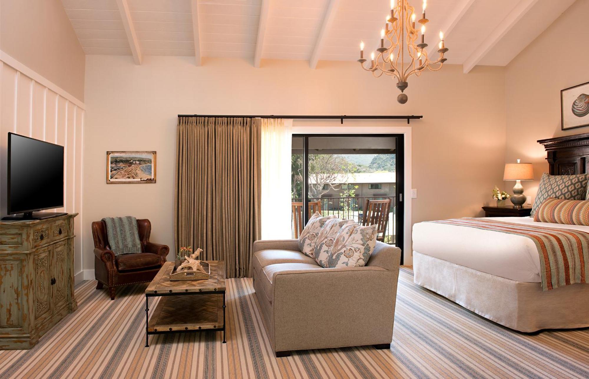 Studio Suite with King and Sofa Bed - Non-smoking