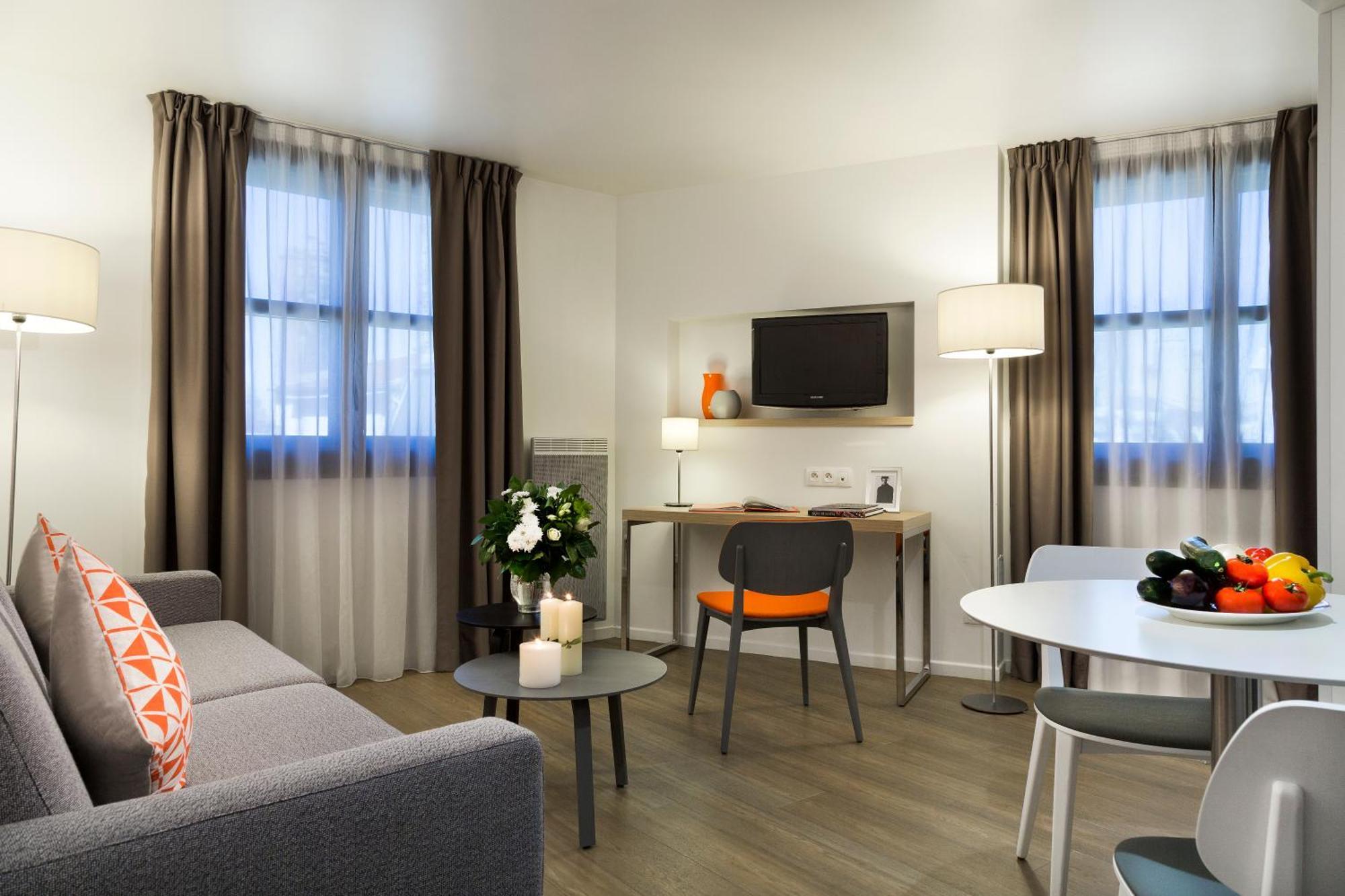 One-Bedroom Apartment without Air Conditioning