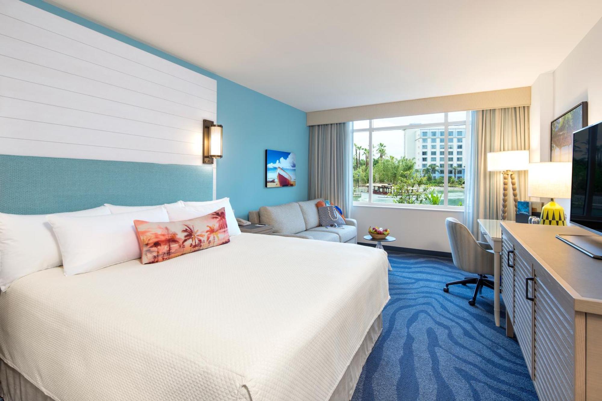 Pool View Room - King Bed (Includes Early Park Admission*)