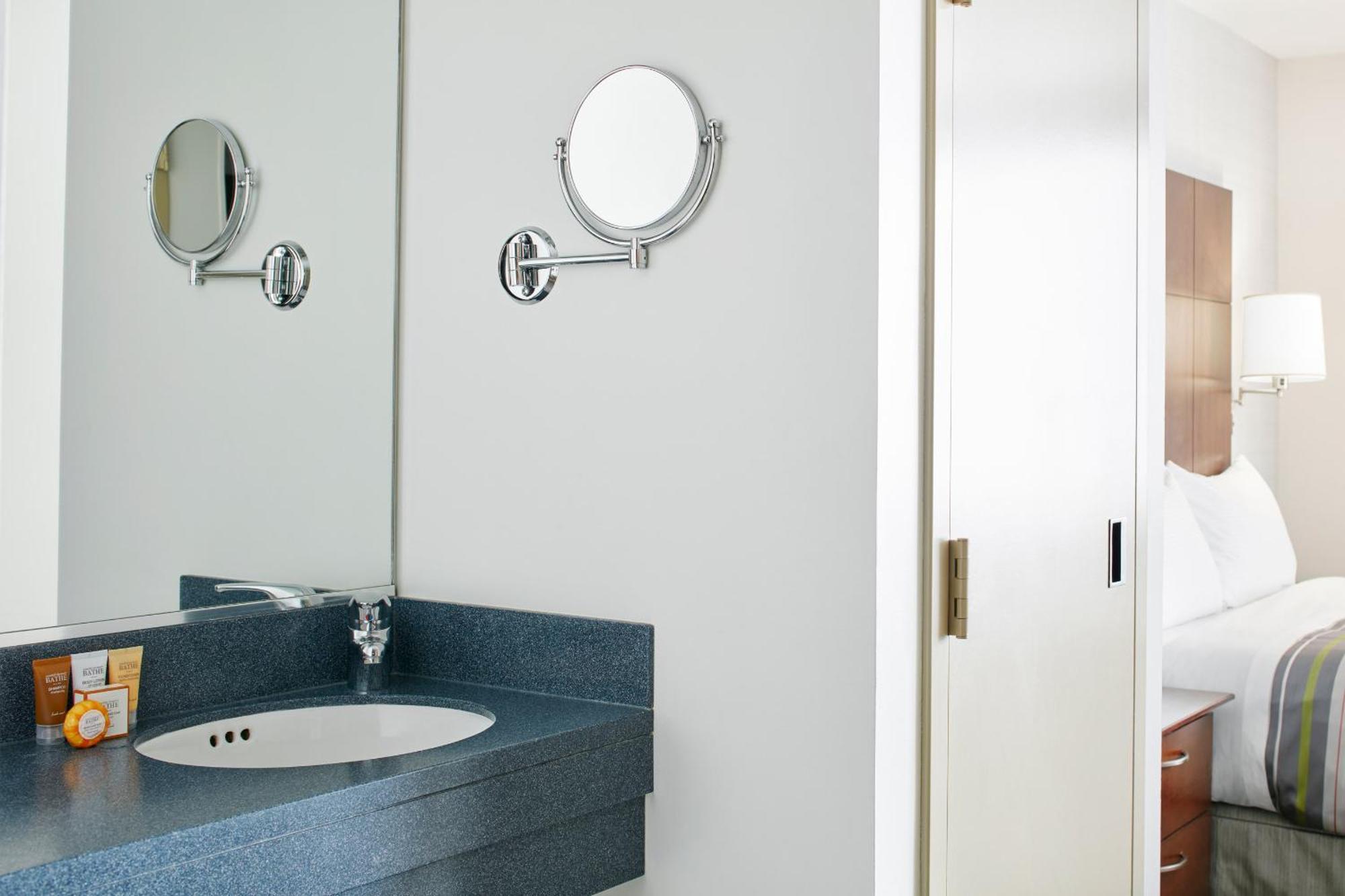 One Room Suite with Kitchenette,1210403278:JPEG