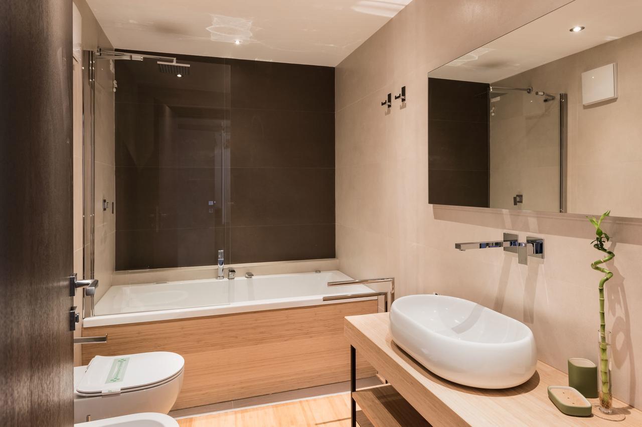 Queen Room with Spa Bath