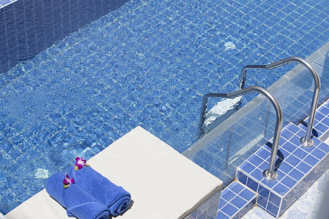 Deluxe Double Room with Pool Access