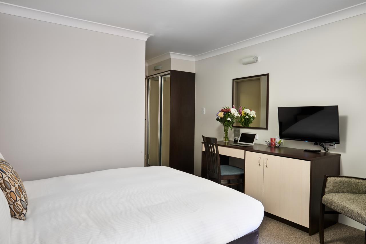Standard Queen Room