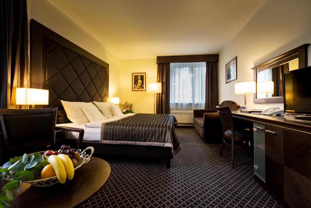 Double or Twin Room with Extra Bed