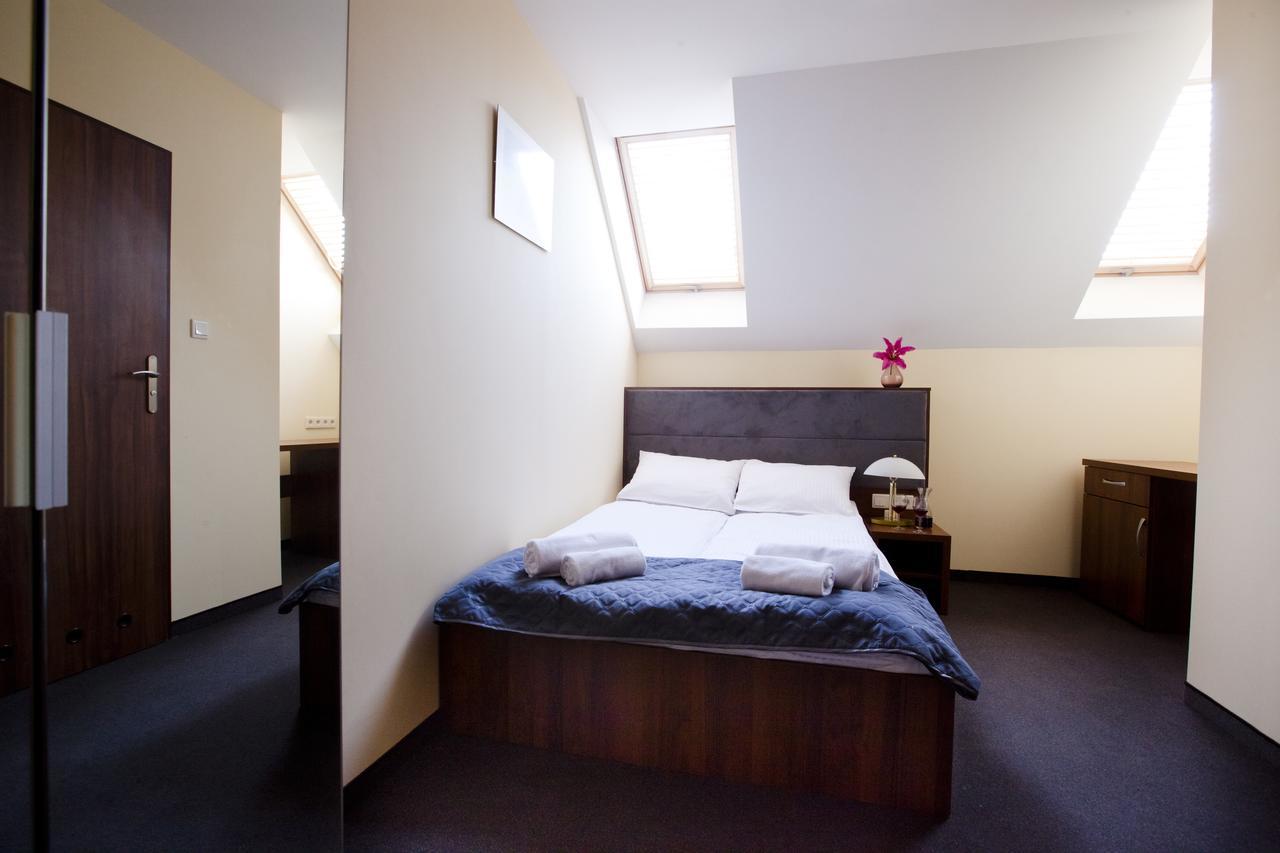 Large Single Room