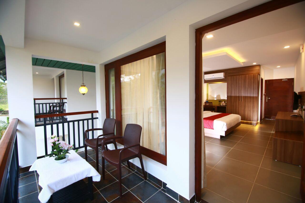 Double Room with Balcony (2 Adults + 1 Child)