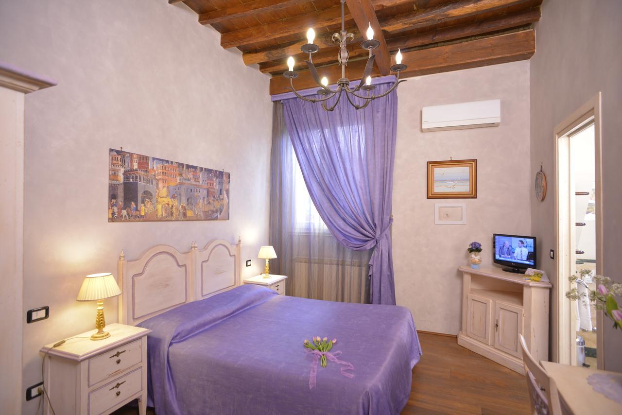 Double or Twin Room with Private Bathroom