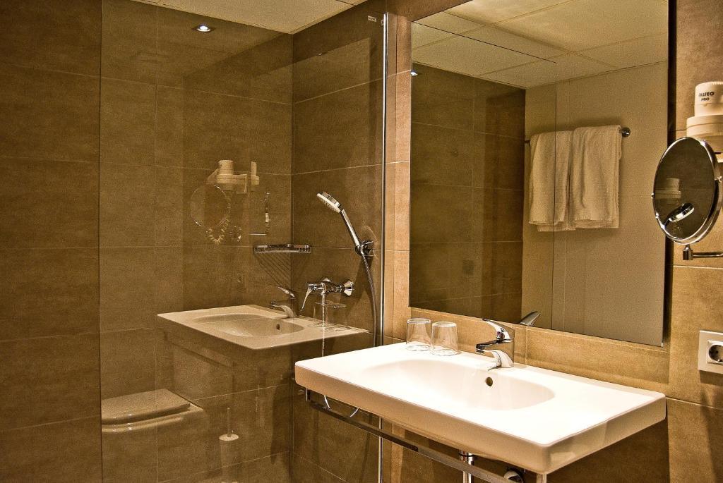 Double or Twin Room with Balcony