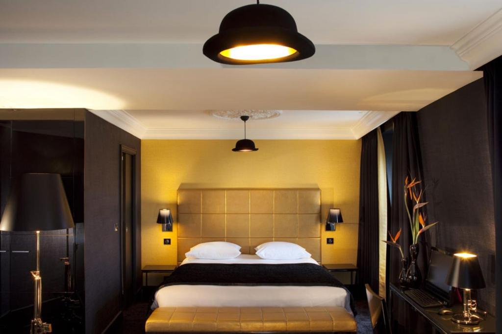 Suite with Eiffel Tower View
