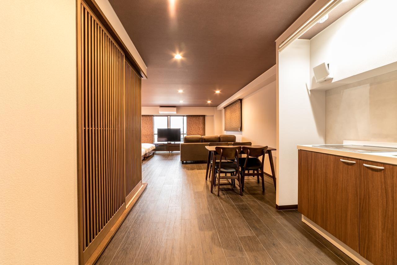 Deluxe Apartment with River and Mountain View