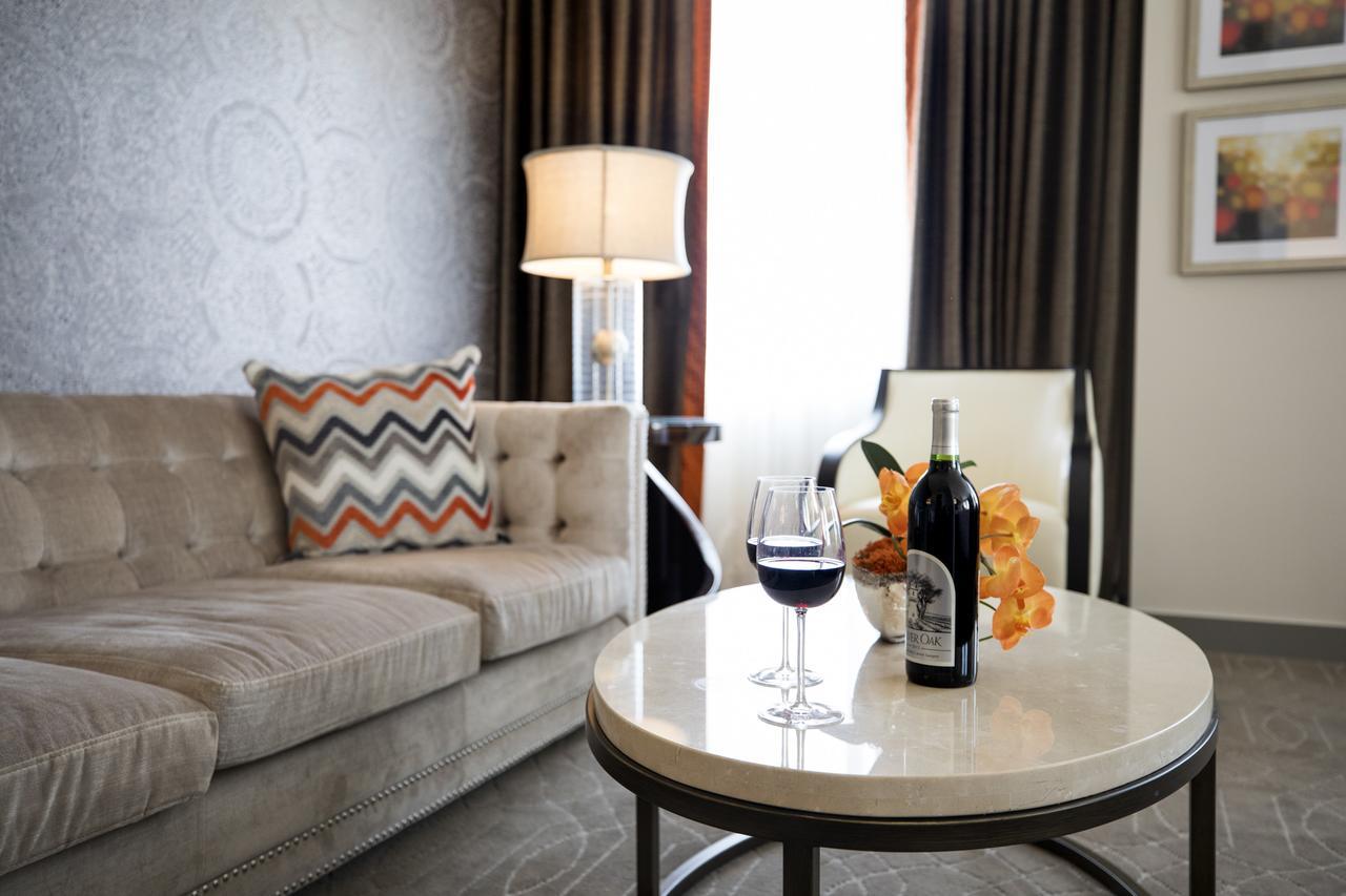 Corner King Room