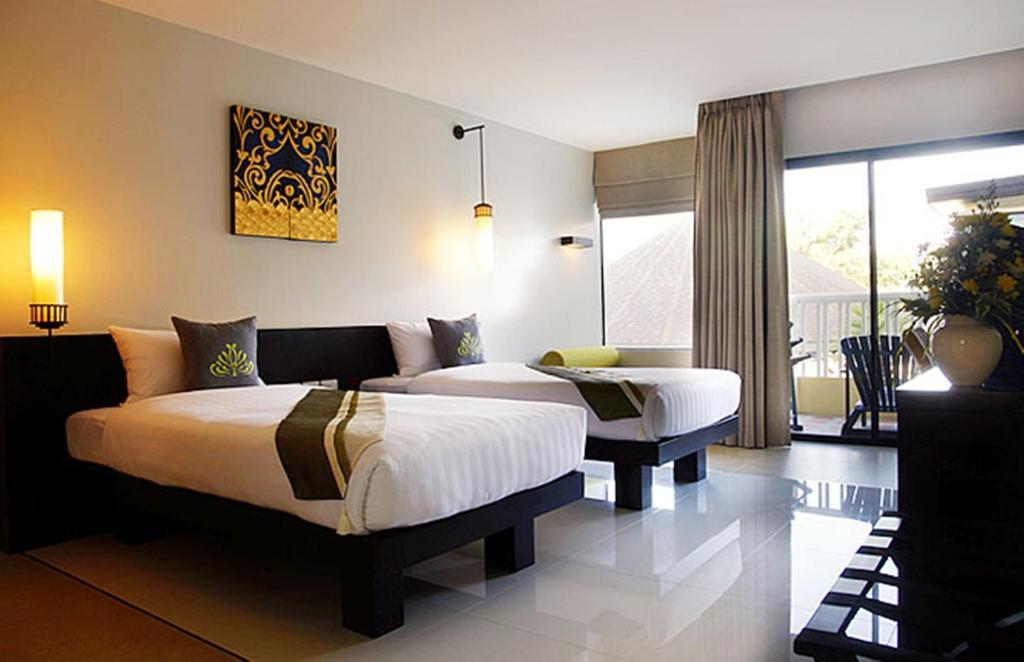 Deluxe Double or Twin Room with Pool View