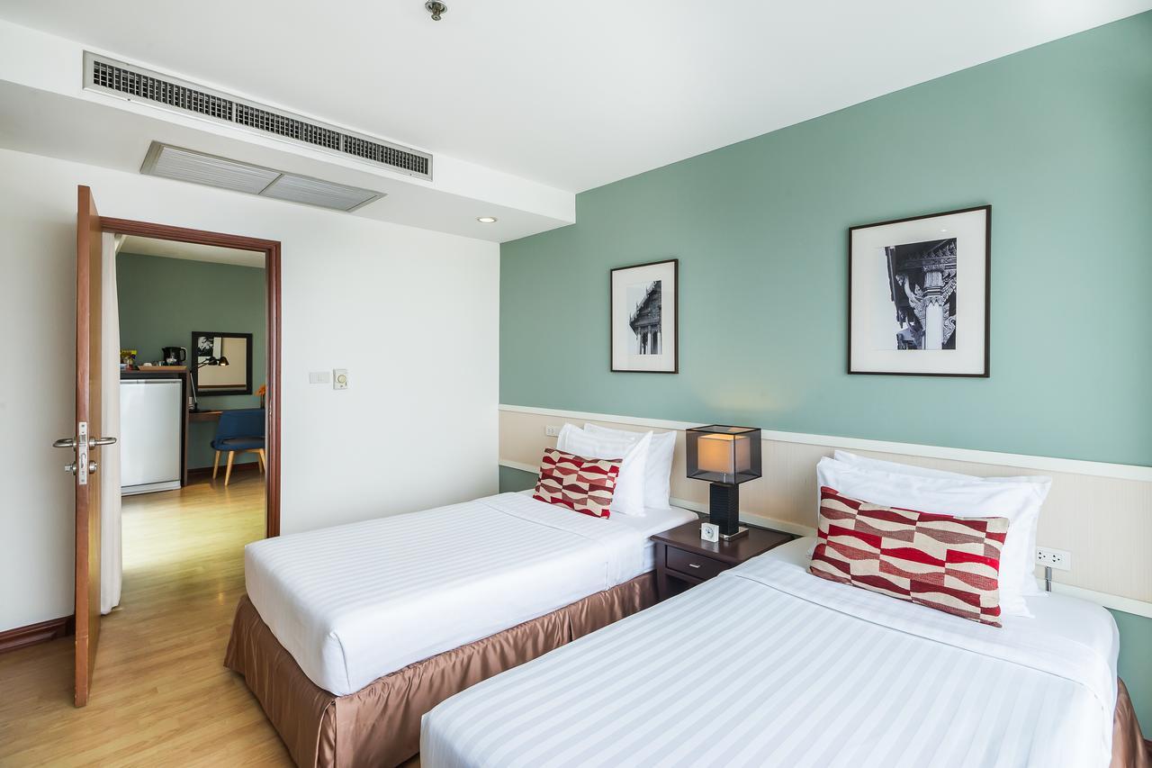 Deluxe Suite with Kitchen and Bathtub