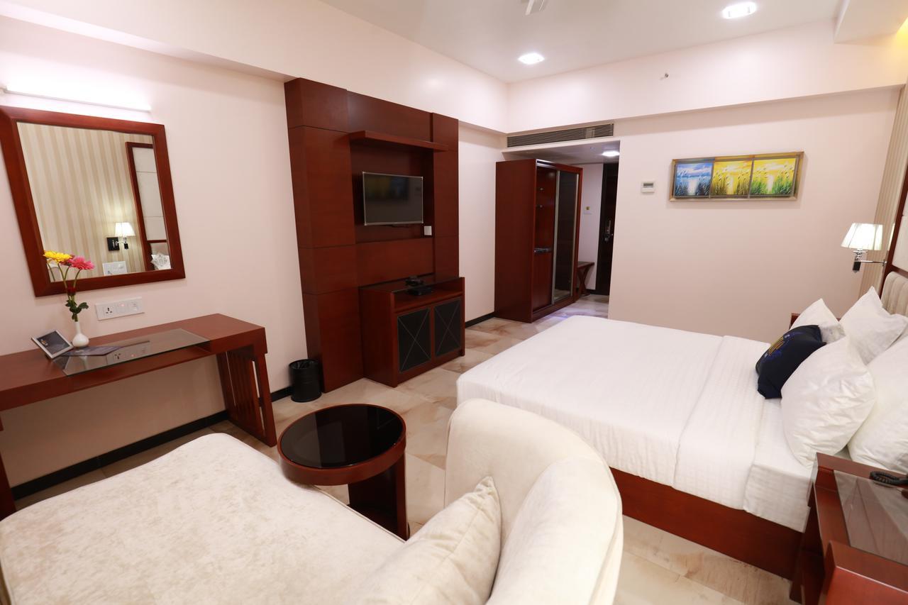 Large Double or Twin Room