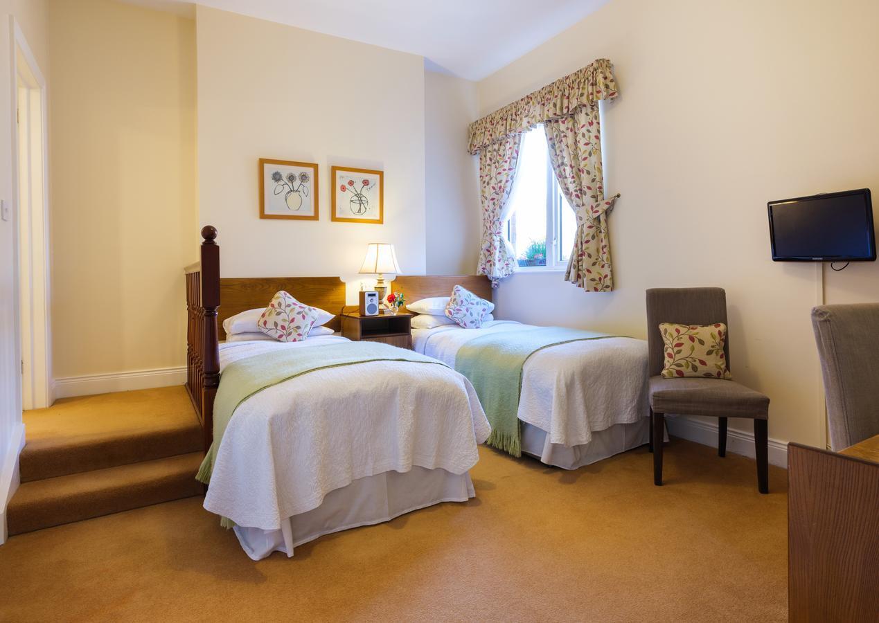 Twin Room with Private Bathroom