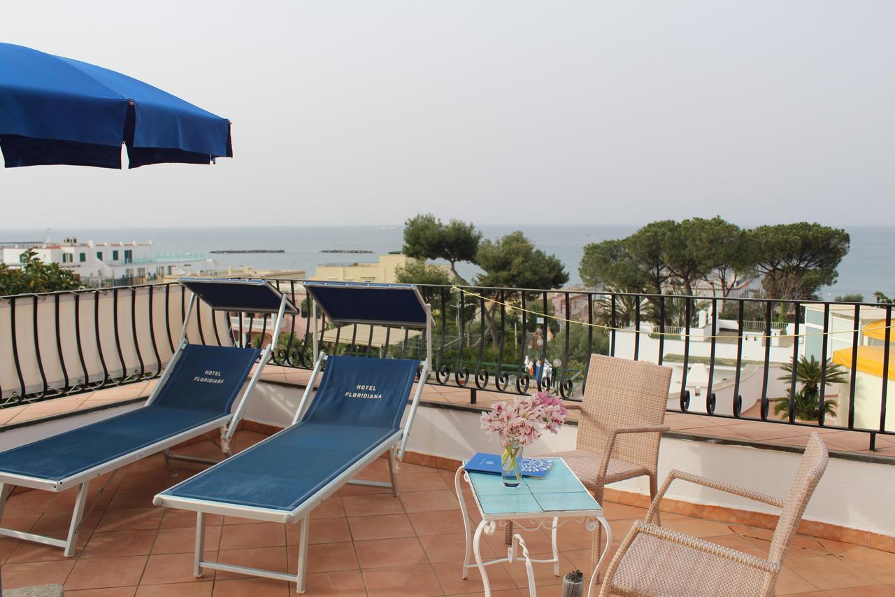 Junior Suite with Partial Sea View